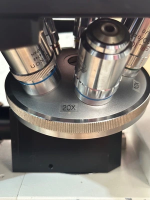 Item# L180 Unitron Versamet 3 Inverted Metallographic Microscope
