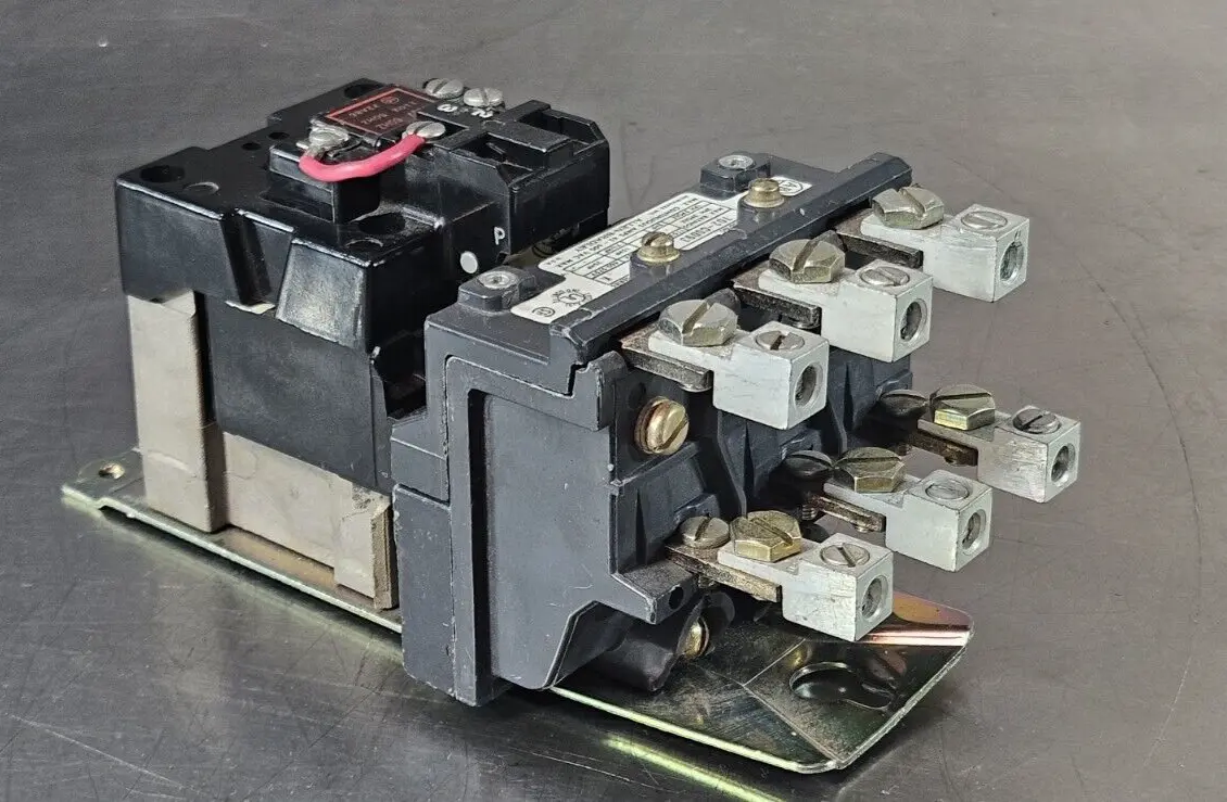 Allen Bradley 702-C0D93 Starter 3PH 3 Pole 45-600 VAC Max. (BIN742)
