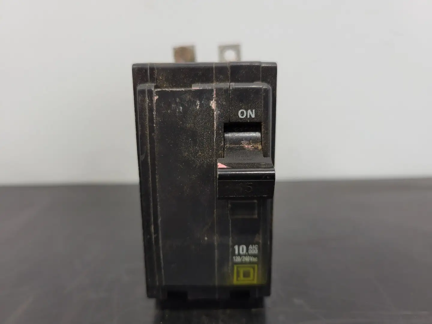 USED SQUARE D QOB215