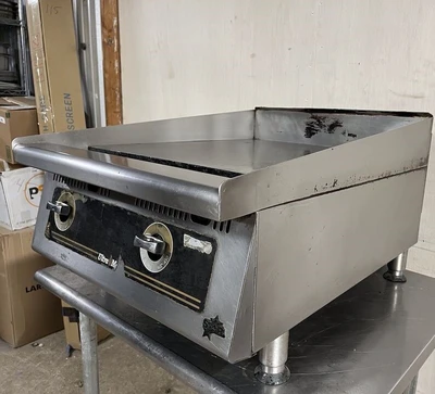 182-0057 Star Ultra Max 824TA 24” Thermostat Natural Gas Griddle