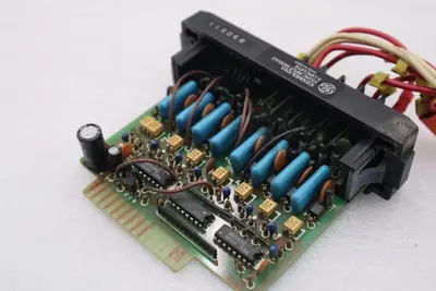 GE Fanuc IC610MDL125A Input 115 VAC 8 Point Module STOCK L-575C