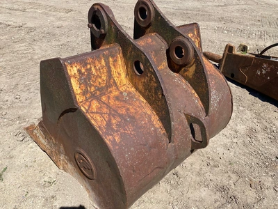 Used 2000 CFS INC 48 BUCKET Multipurpose Buckets Wisconsin US | Proxy Equipment #1385084