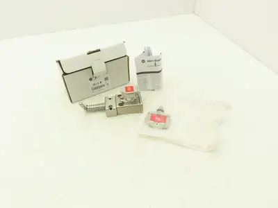 Allen Bradley 440T-MSALE10FB Guardmaster Trapped Key Interlock Switch with Key