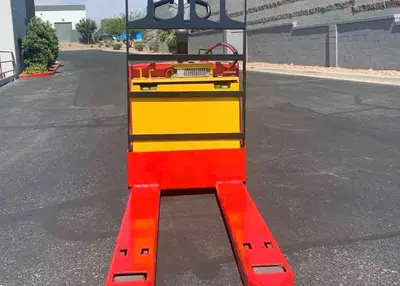 USED 2023 RAYMOND 8210