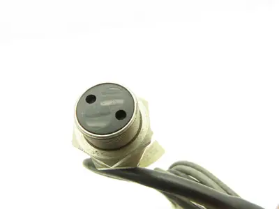 Balluff BOS 18M-NA-1PD-E4-C Proximity Retroreflective Sensor Switch BOS0020