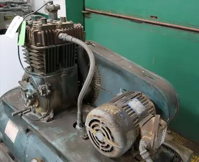 USED QUINCY 325 15