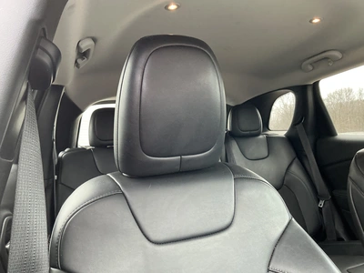 USED 2019 JEEP CHEROKEE
