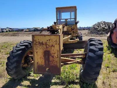 USED 1952 CATERPILLAR 12