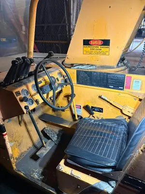 Used _UNKNOWN_ _UNKNOWN_ Carry Deck Cranes Ohio US | Myron Bowling Auctioneers Inc #1504396