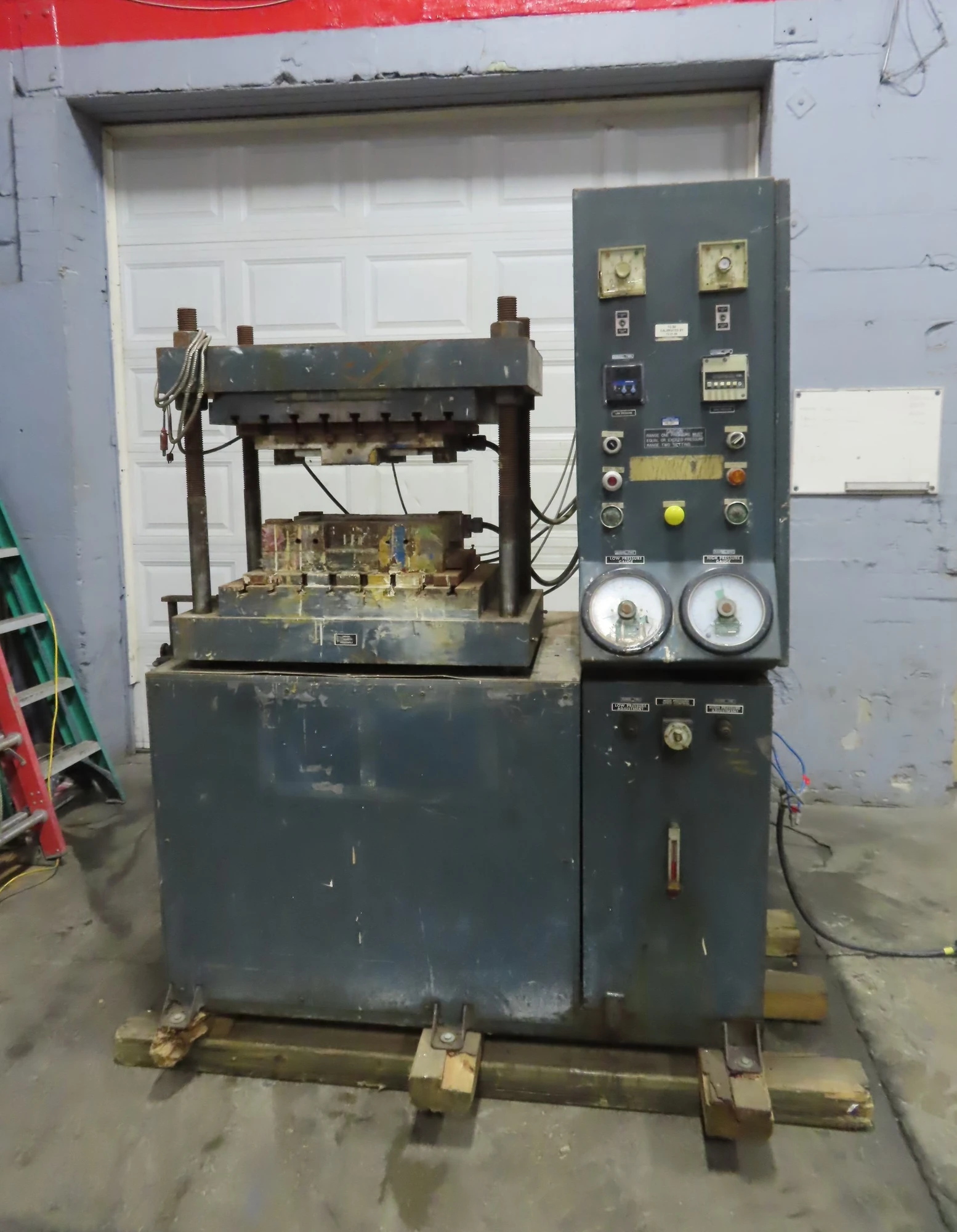 Hydraulic Press, 50 Ton Wabash Four Post Press with Electric Heating Elements