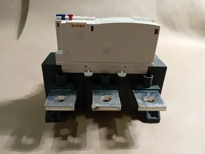 NEW SCHNEIDER ELECTRIC LR9F7375