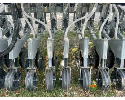 Used HINIKER _UNKNOWN_ Seeders Iowa US | Keast Enterprises #1360324