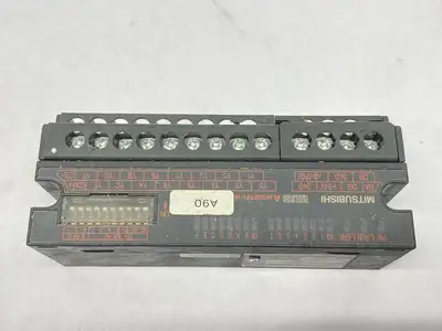 USED MITSUBISHI ELECTRIC MELSEC DIGITAL OUTPUT UNIT 0.1A 12/24VDC