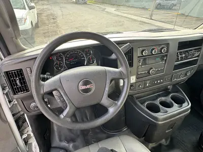 Used 2019 GMC SAVANA CUTAWAY Box trucks Florida US | Truck and Van Outlet #1509156