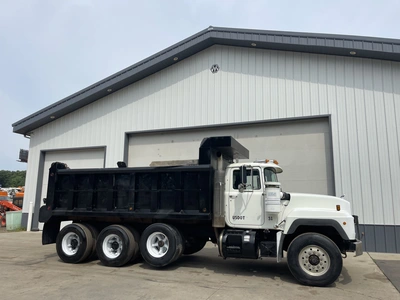 Used 1995 MACK RD688S TRI-AXLE Dump trucks Michigan US | Miedema Asset Management Group #1355014