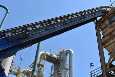 MOTORIZED CARBON STEEL DRAG CHAIN CONVEYOR, APPROX. 200'