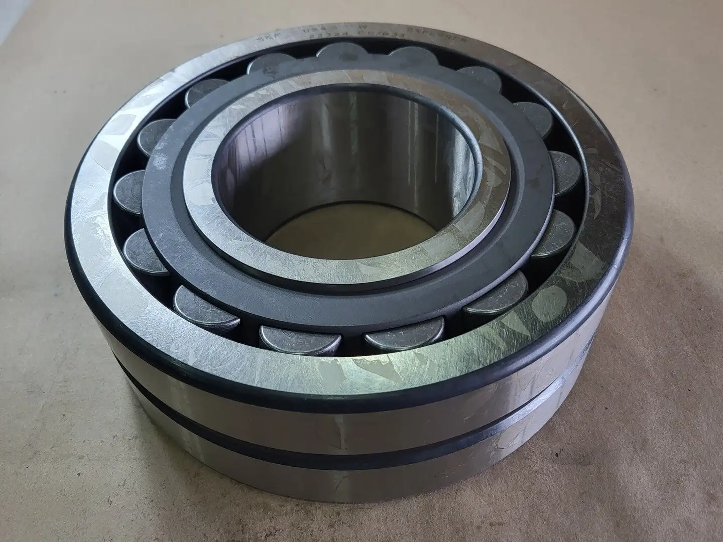 NEW SKF 22324 CC/W33