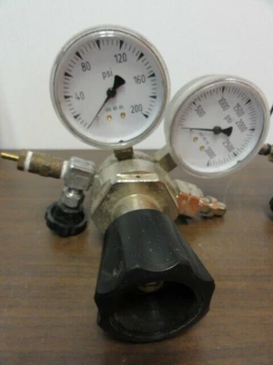 USED AIR GAS E11-215B