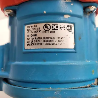 USED MELTRIC MELTRIC DECONTACTOR 30A-50A 33-34043 SWITCH RATED RECEPTACLE MOTOR DISCONNECT WITH MOUNTING BOX