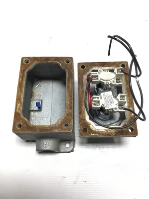 Crouse-Hinds M01/EDS215 Start Stop Push Button Station