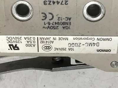 USED OMRON D4MC-2000