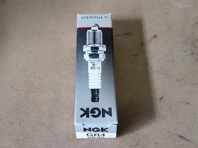 NEW NGK GR4 2635