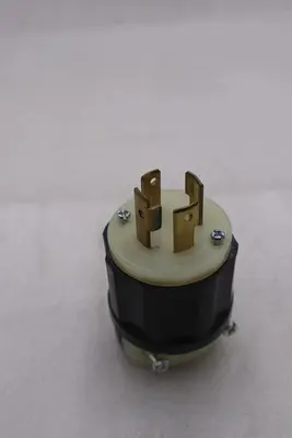 New OPEN BOX Leviton 2731 Locking Grounding Plug 20A 480V 3P 4W STOCK K-3371