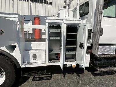 Used 2013 INTERNATIONAL 7500 Bucket (boom) trucks California US | Big Truck & Equipment #1412217