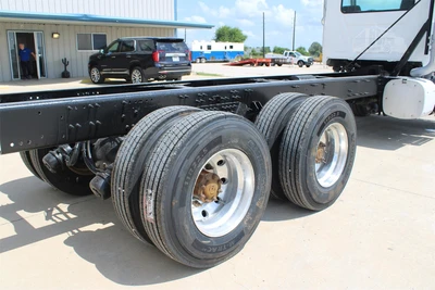 Used 2017 MACK GRANITE GU713 Cab Chassis trucks Texas US | Roll Off Truck World #1491903