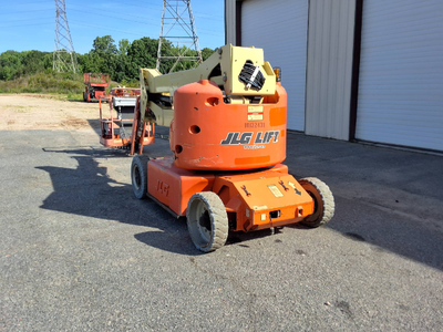 USED 2013 JLG E400AJPN