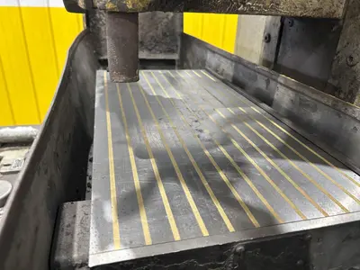 USED GALLMEYER & LIVINGSTON 45CAPACITY ......................... 12" X 24"SPINDLE CENTER TO TABLE .......... 19-1/2"
