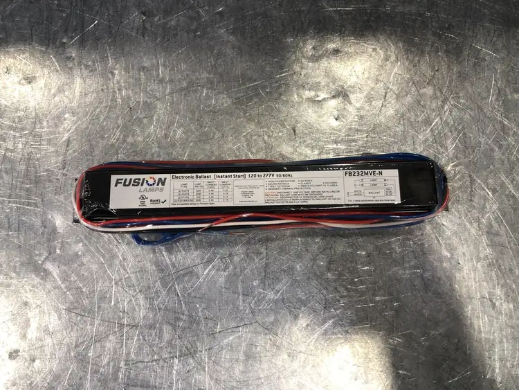 Used FUSION FB232MVE-N Lighting British Columbia CA | Lenmark #254737