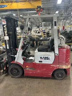 4500LB HALLA MODEL HLF25C FORK LIFT TRUCK