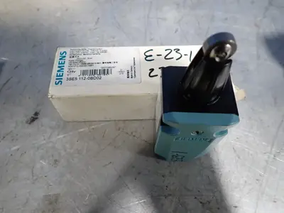 NEW SIEMENS 3SE1120BD02