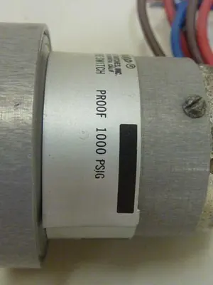 NEW CUSTOM COMPONENT SWITCHES 611GE9121