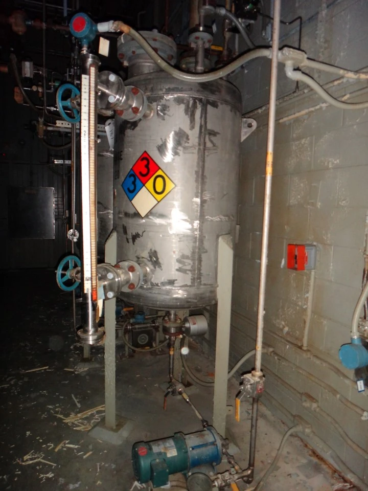 143 Gallon 304 Stainless Vertical Tank