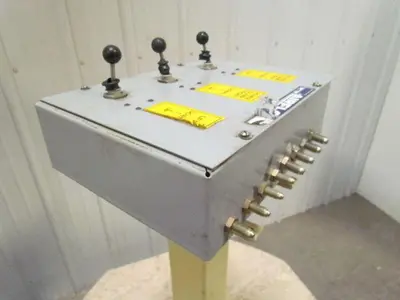Used AIRFLOAT _UNKNOWN_ Valves/Fittings | Arrow Industrial #613252