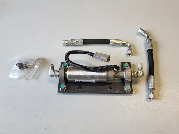 New | in-Stock FLEETGUARD _UNKNOWN_ Parts (Hydraulics and Pneumatics) British Columbia CA | Lenmark #1440583