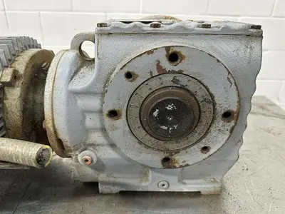 USED SEW-EURODRIVE SAF67DT90S4