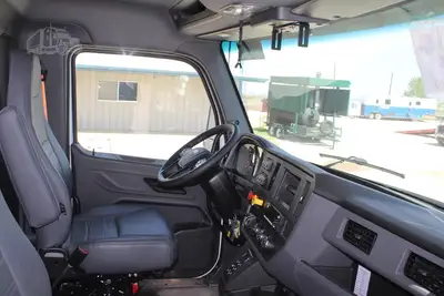 New | in-Stock 2027 PETERBILT 548 Vacuum Truck Texas US | Roll Off Truck World #1492027