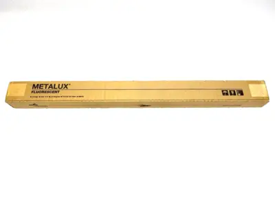 NEW COOPER LIGHTING METALUX LIGHT FIXTURE 3' SN-130LRS-120V-U