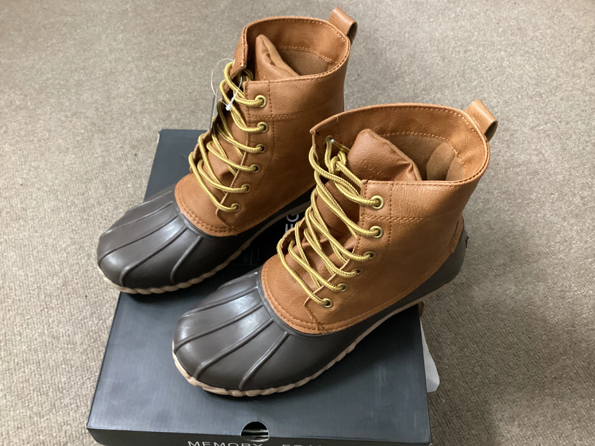 Used _UNKNOWN_ _UNKNOWN_ Apparel, Gloves, Lab Coats Michigan US | Miedema Asset Management Group #1577541