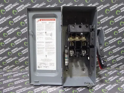 Square D H221N Heavy Duty Fusible Safety Switch 30 Amps 240VAC Series F05 Used