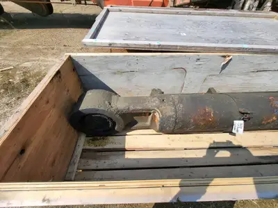 EX3600-5 FS Dump Cylinder LH