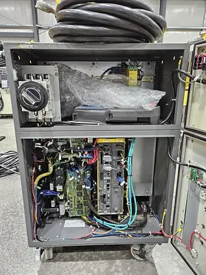 USED 2015 FANUC R-2000IC/210F