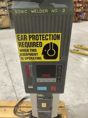 Used BRANSON Integrated Ultrasonic Welder 200/245VAC Input 14A Ultrasonic Welders Michigan US | Maverick Industrial Sales #1398026