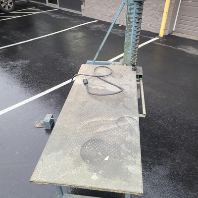 U14600C Mite E Smith cleat bender w/ hydraulic lift table.