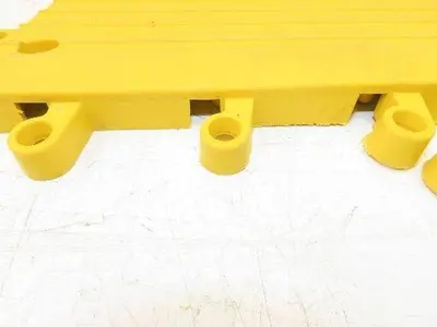 Wearwell H-9392 ErgoDeck Mat - 6 x 15", Ramp Edge Round Outside Corner Lot of 4