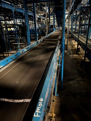 FKI Logistex 18 in. x 30 ft. Powered Belt Conveyor