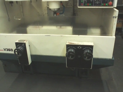 USED 1998 MITSUBISHI V360